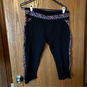 Fabletics Women’s Leggings, Aztec design, Size XL